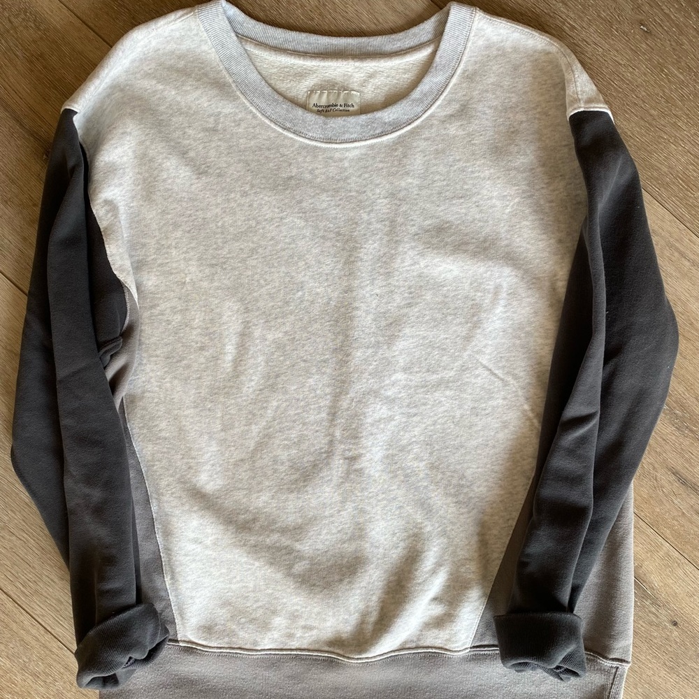 Abercrombie *Soft AF* Colorblock Sweatshirt